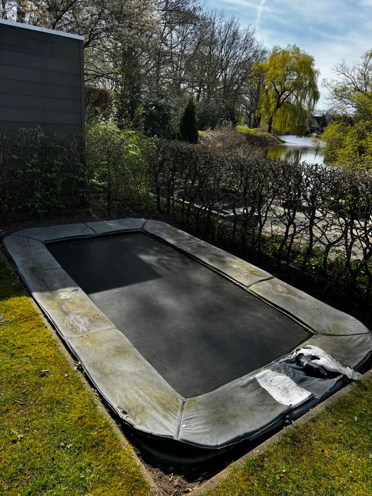 Exit trampoline 366 bij 214 inground, Ophalen, Gebruikt