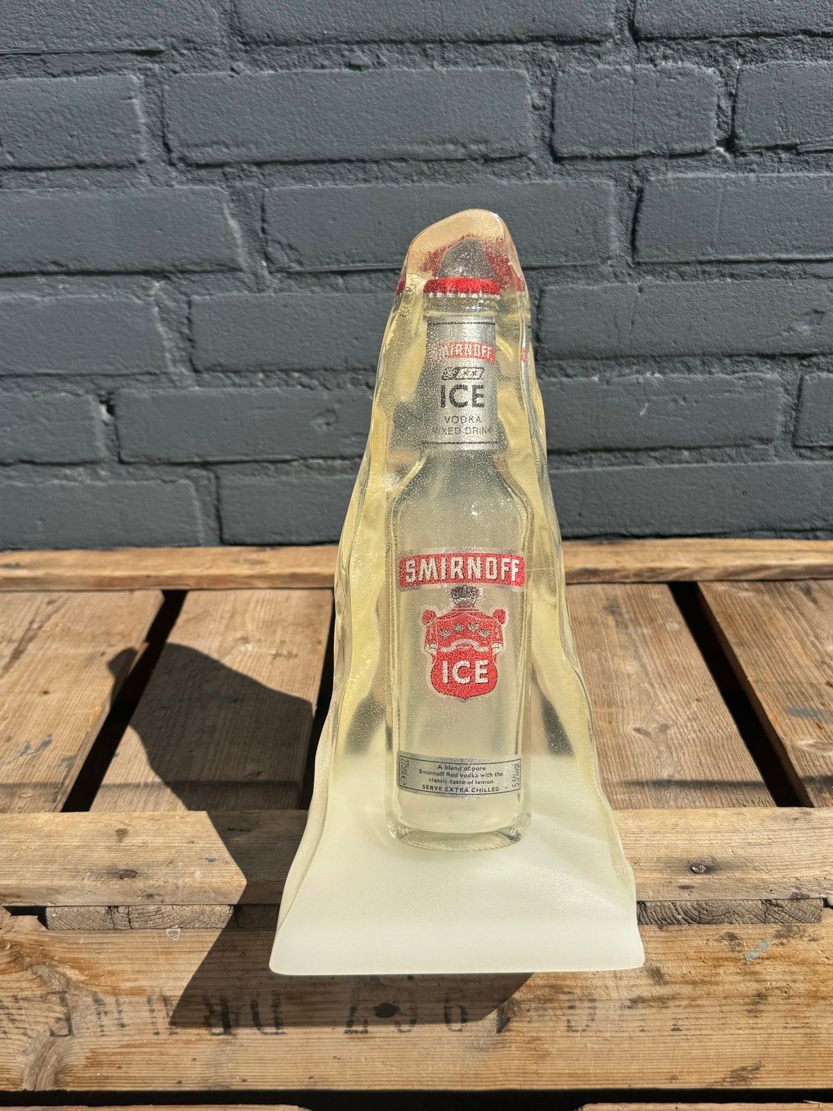 Smirnoff Ice Fles in Kunsthars - Decoratief Item, Gebruikt, Meerkleurig, Kunststof, Ophalen of Verzenden