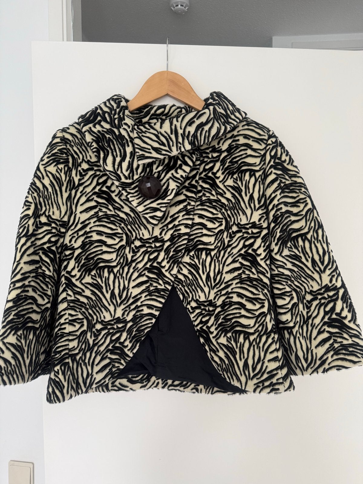 Stijlvol zebraprint jasje - Zo goed als nieuw, Kleding | Dames, Ophalen of Verzenden, Zo goed als nieuw, Maat 38/40 (M), Meerkleurig