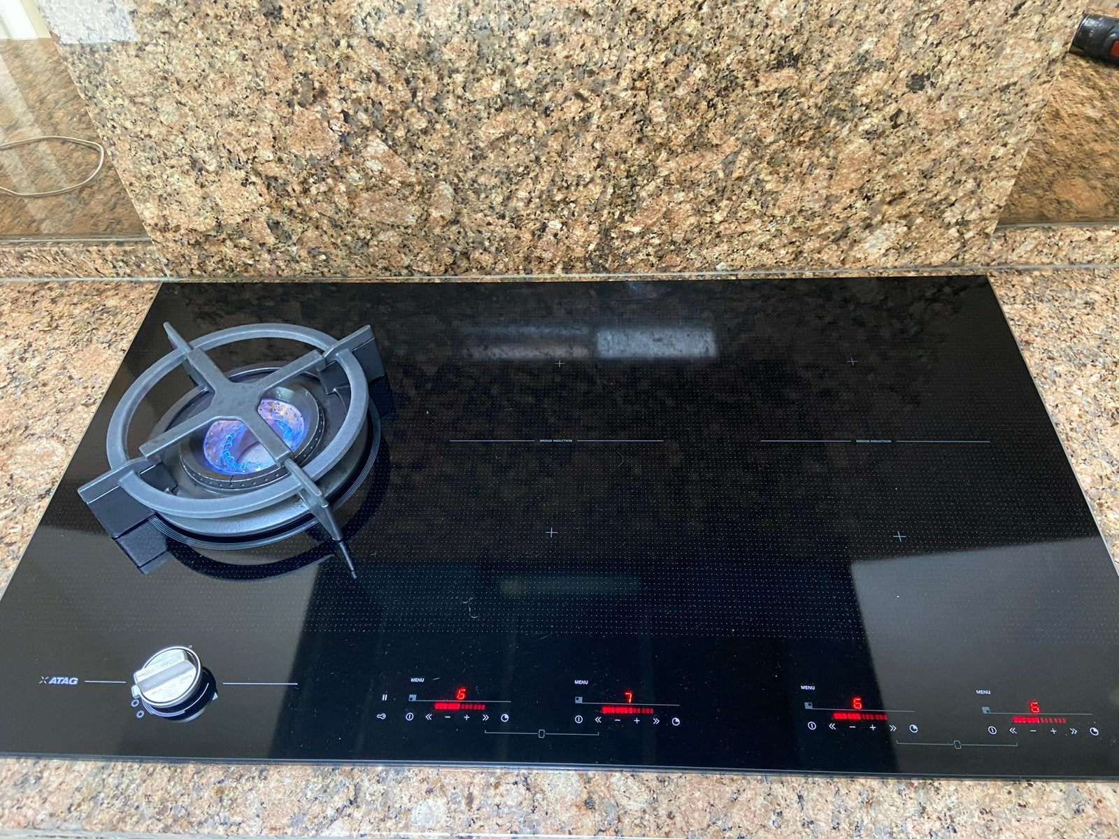 Atag IG9571MBA inductie kookplaat met gas brander 90 cm, Witgoed en Apparatuur, Ophalen of Verzenden, Zo goed als nieuw, Energieklasse A of zuiniger