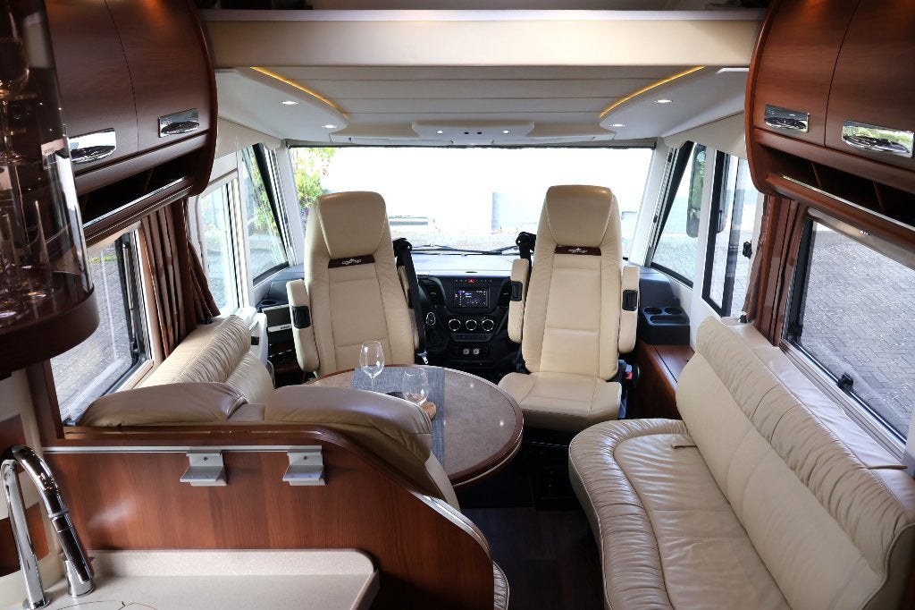 Foto 13 van Carthago Chic S-Plus I 55 XL ! LEVEL ! LUCHTVERING ! ALDE !