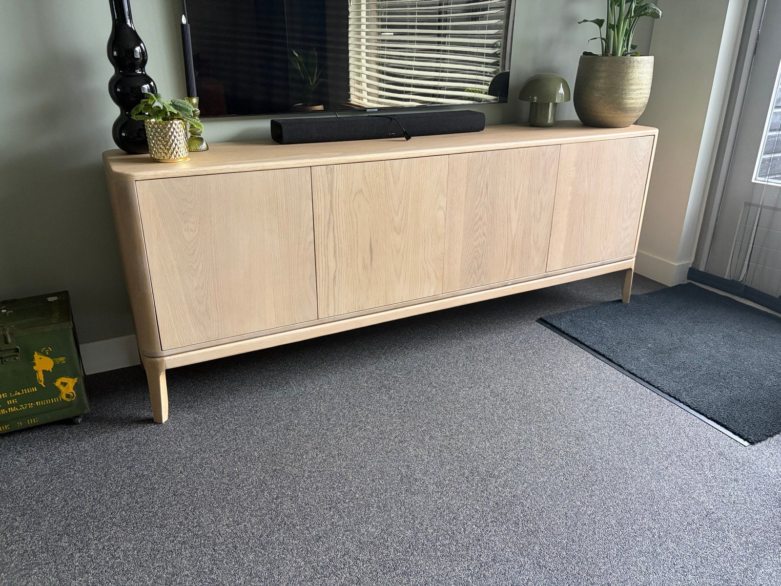 Nieuw dressoir Harvey €600, Ophalen, Eikenhout, Zo goed als nieuw, 200 cm of meer