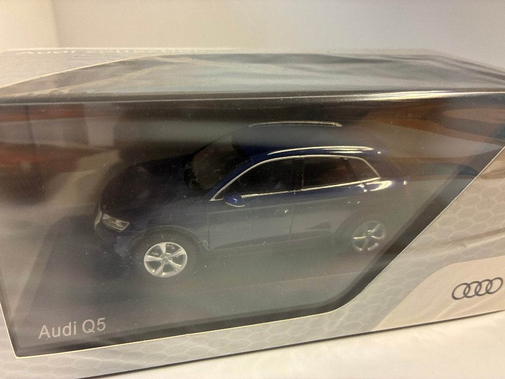 29701: Audi Q5 - 2017 - Blauw - Iscale 1:43, Overige merken, Nieuw, Ophalen of Verzenden, B.moebus@iscale.eu