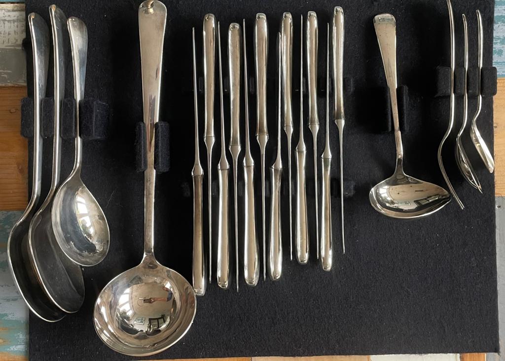 Robbe & Berking zilveren bestekset, Ophalen
