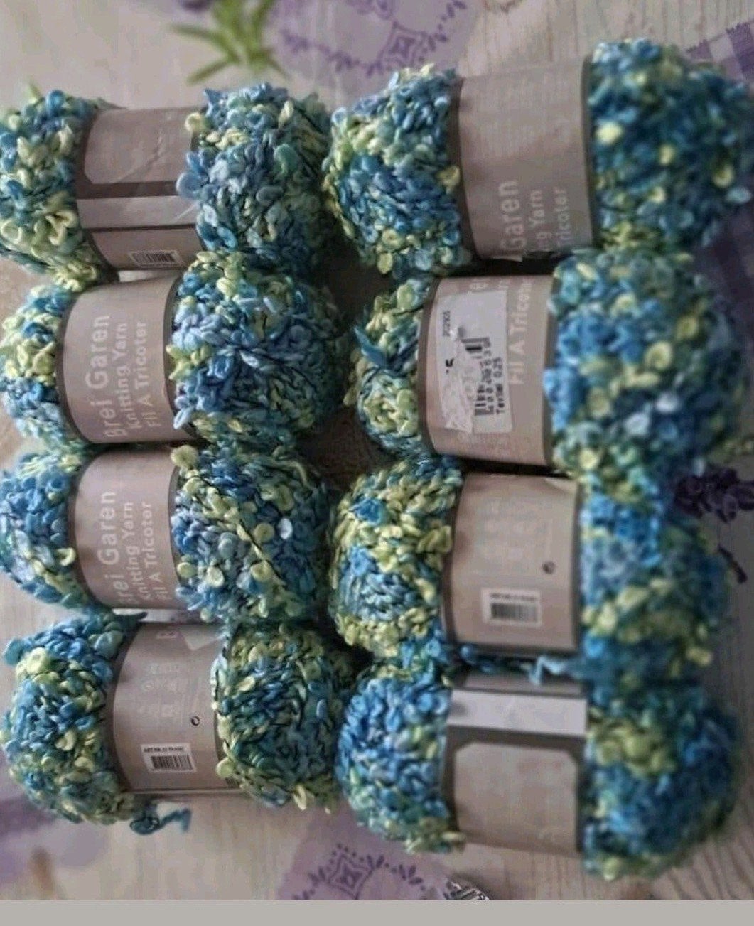 8 bollen Multicolor blauw/groen bouclégaren - 100% Polyester, Ophalen of Verzenden