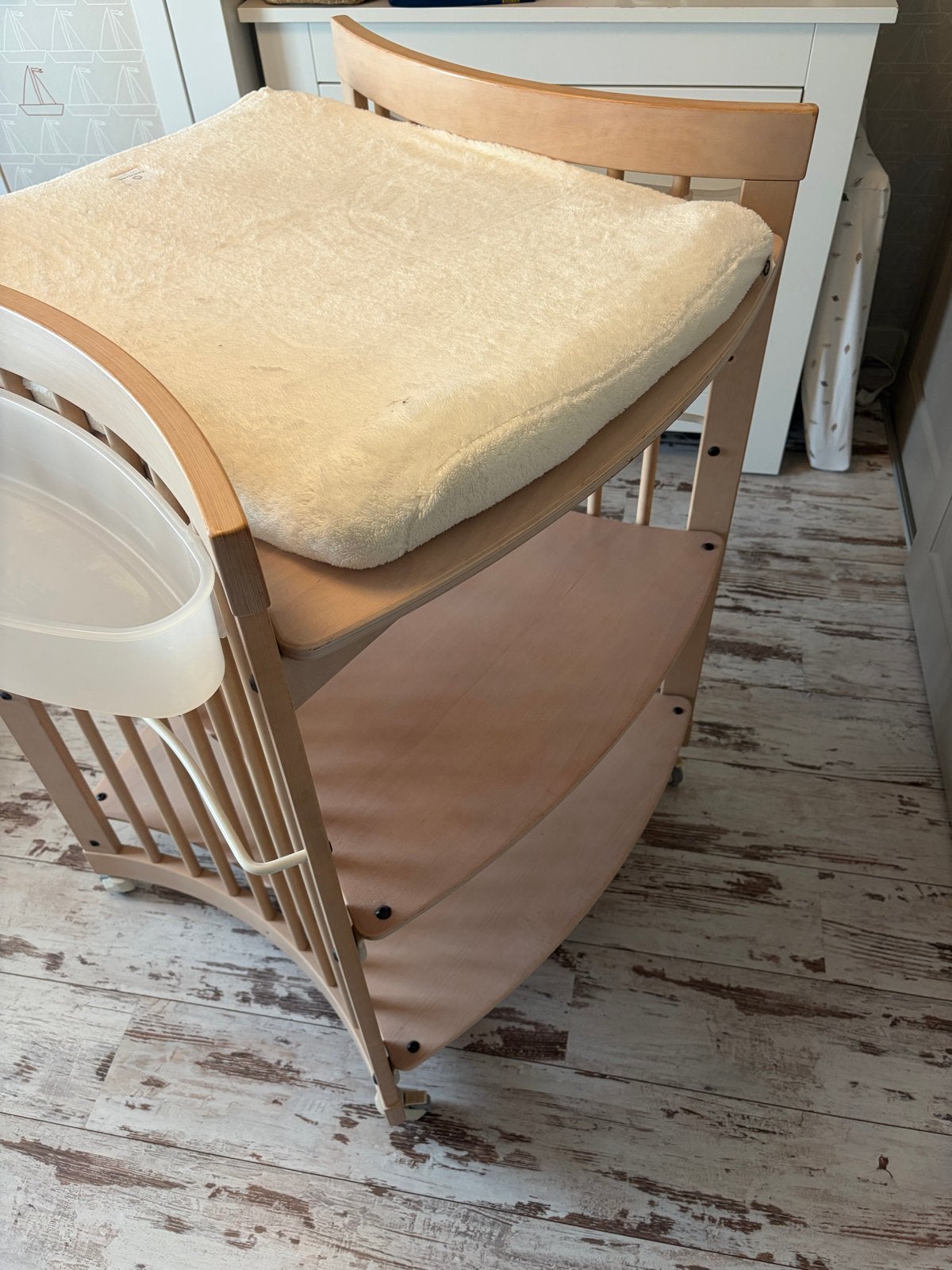 Stokke commode met aankleedkussen en hoezen, Kinderen en Baby's, Ophalen, Gebruikt, 50 tot 70 cm, 75 tot 100 cm