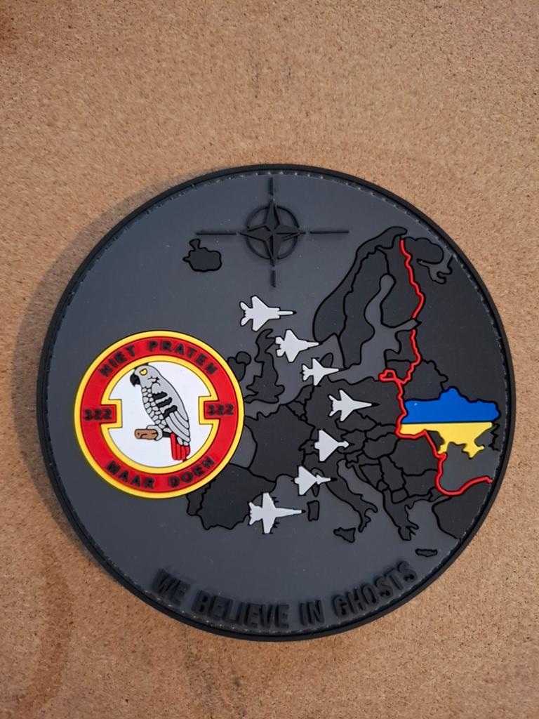 322 Squadron We Believe In Ghosts - Leeuwarden - F35, Verzamelen, Luchtvaart en Vliegtuigspotten, Verzenden, Zo goed als nieuw