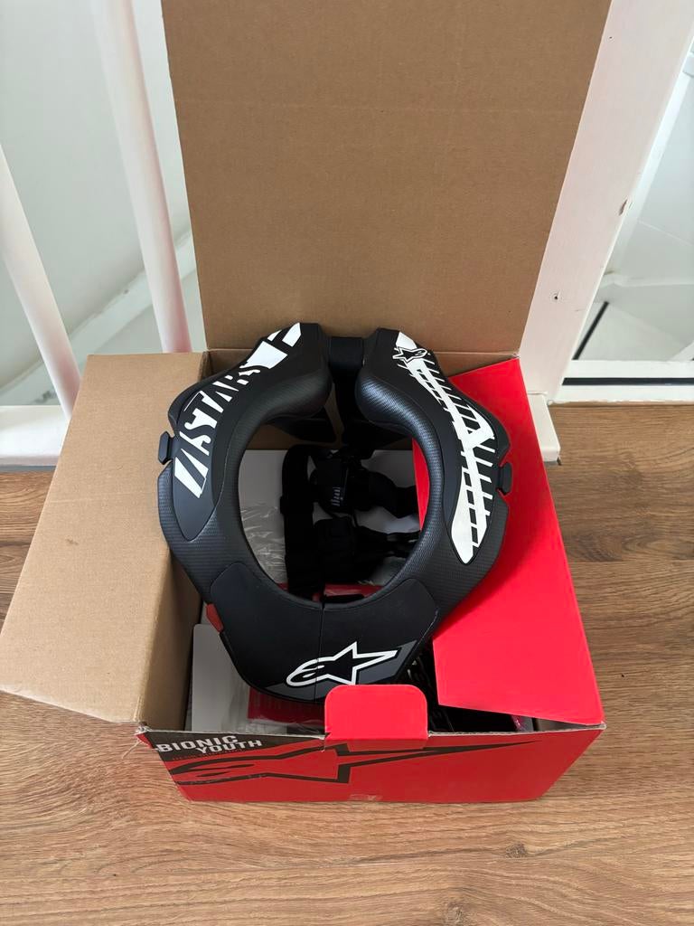 Alpinestars Bionic Youth nekbeschermer, Sport en Fitness, Karting, Ophalen, Zo goed als nieuw, Kleding of Schoenen
