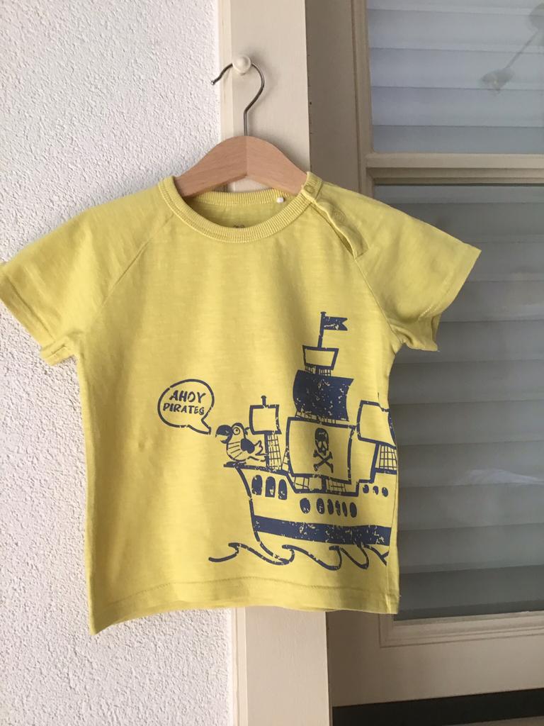 Topomini Shirt geel bedrukt maat 86, Kinderen en Baby's, Ophalen of Verzenden, Zo goed als nieuw, Jongetje of Meisje, Shirtje of Longsleeve