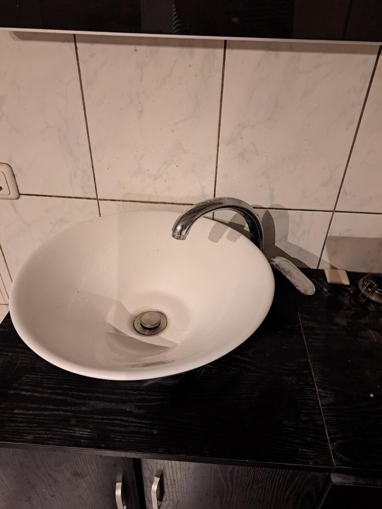 2 Wastafels 40cm met kranen en sifons, Ophalen, Gebruikt, Wastafel