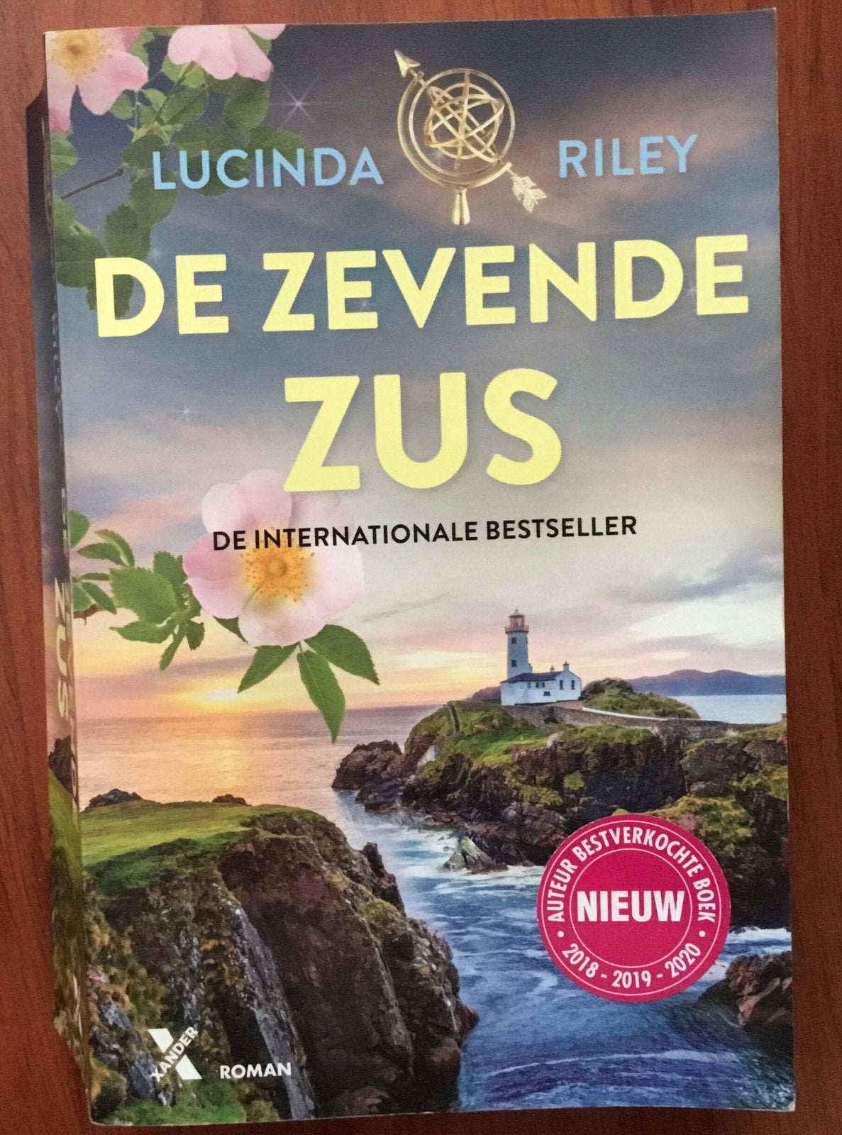 De Zeven Zussen: De Zevende Zus - Lucinda Riley, Ophalen of Verzenden, Zo goed als nieuw, Nederland