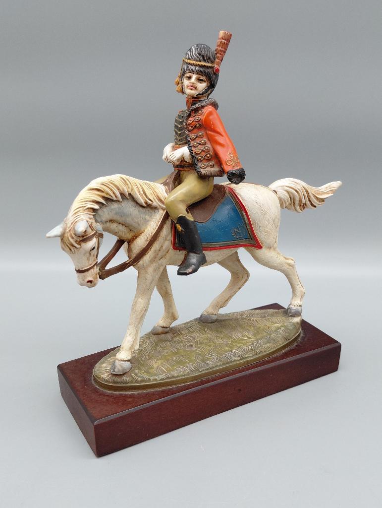 Vintage beeldje Cavalerist te paard gemaakt in Italië, Verzamelen, Beelden en Beeldjes, Ophalen of Verzenden, Gebruikt, Mens