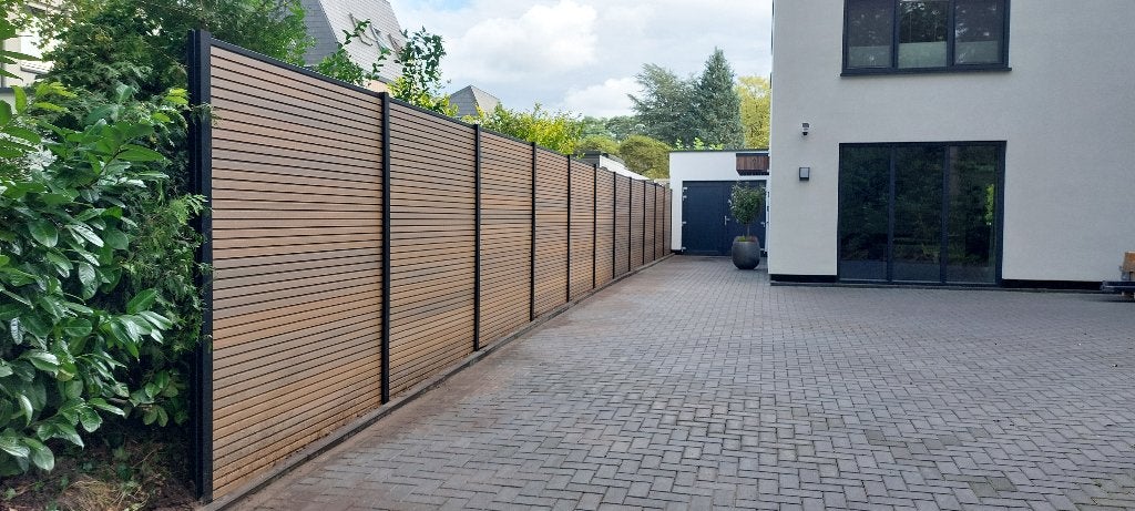 OPRUIMING - Composiet schutting triple rhombus - ruim 16 mtr, Kunststof, 6 meter of meer, Vlotbrugweg 19, Compoziet