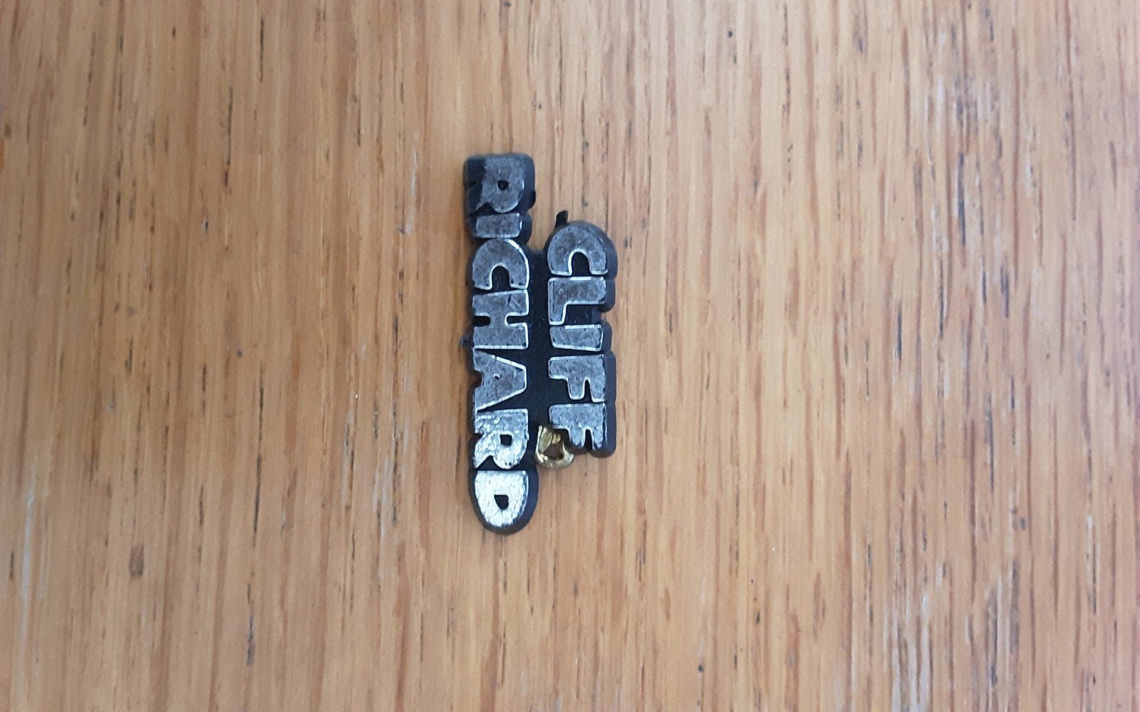 PIN Cliff Richard, Verzamelen, Ophalen of Verzenden, Gebruikt, Foto of Kaart