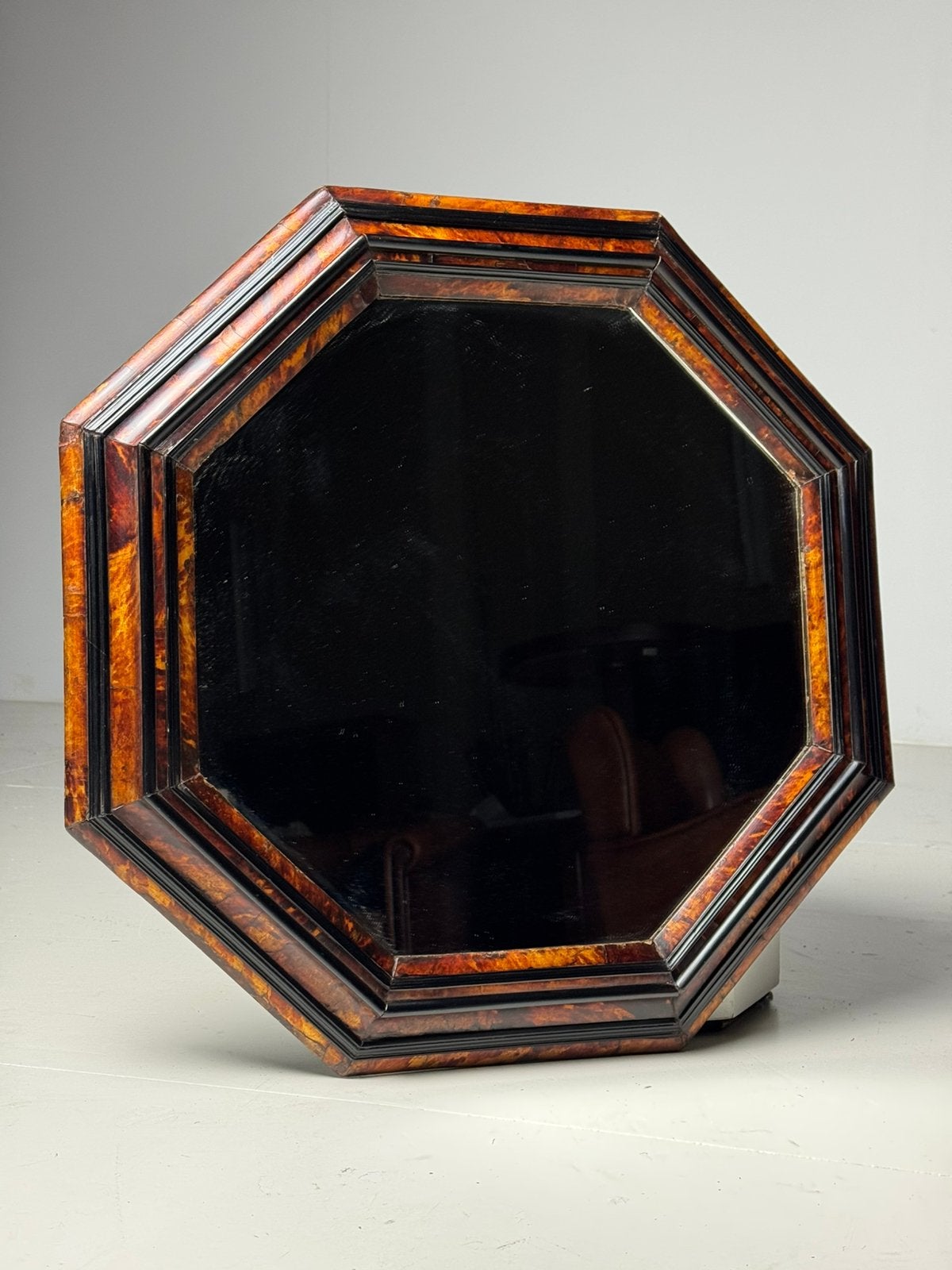 Octagonale spiegel 18e eeuw