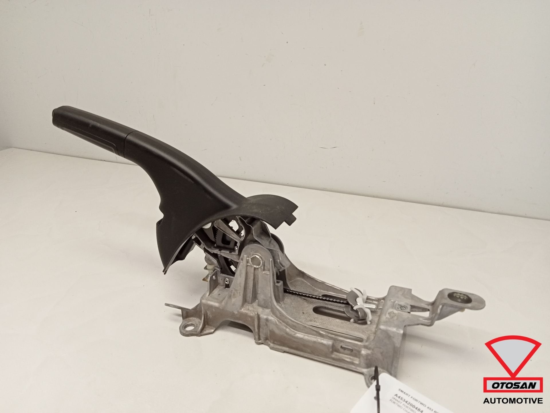 Smart Fortwo 453 Renault 2014+ Handremhendel A4534200484, Gebruikt, Mercedes-Benz AG, Ophalen of Verzenden, Mercedesstrasse 120
70372  Stuttgart, DE