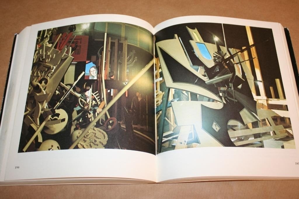 Fantastisch Realisme — 40 Schilders, Magritte, Dali, Escher, Ophalen of Verzenden, Gelezen