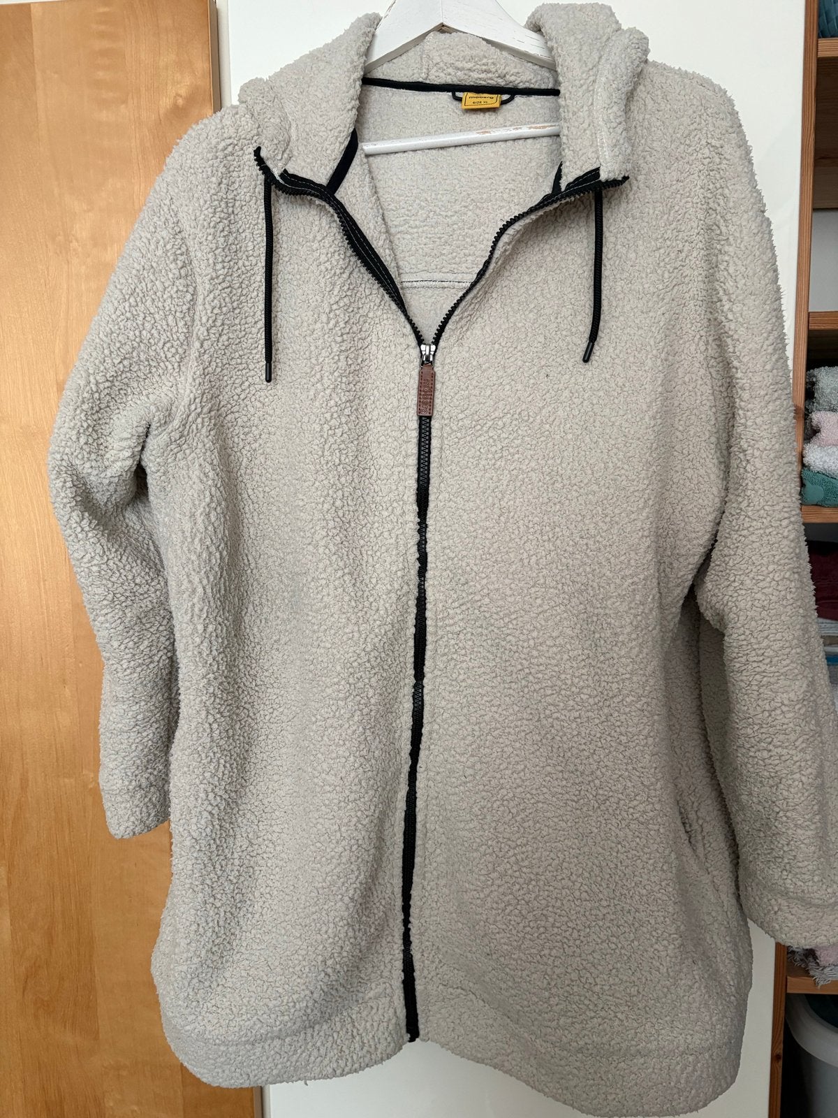 Möberg Teddy vest jas XL - Zo goed als nieuw, Ophalen of Verzenden, Gedragen, Maat 46/48 (XL) of groter, Beige