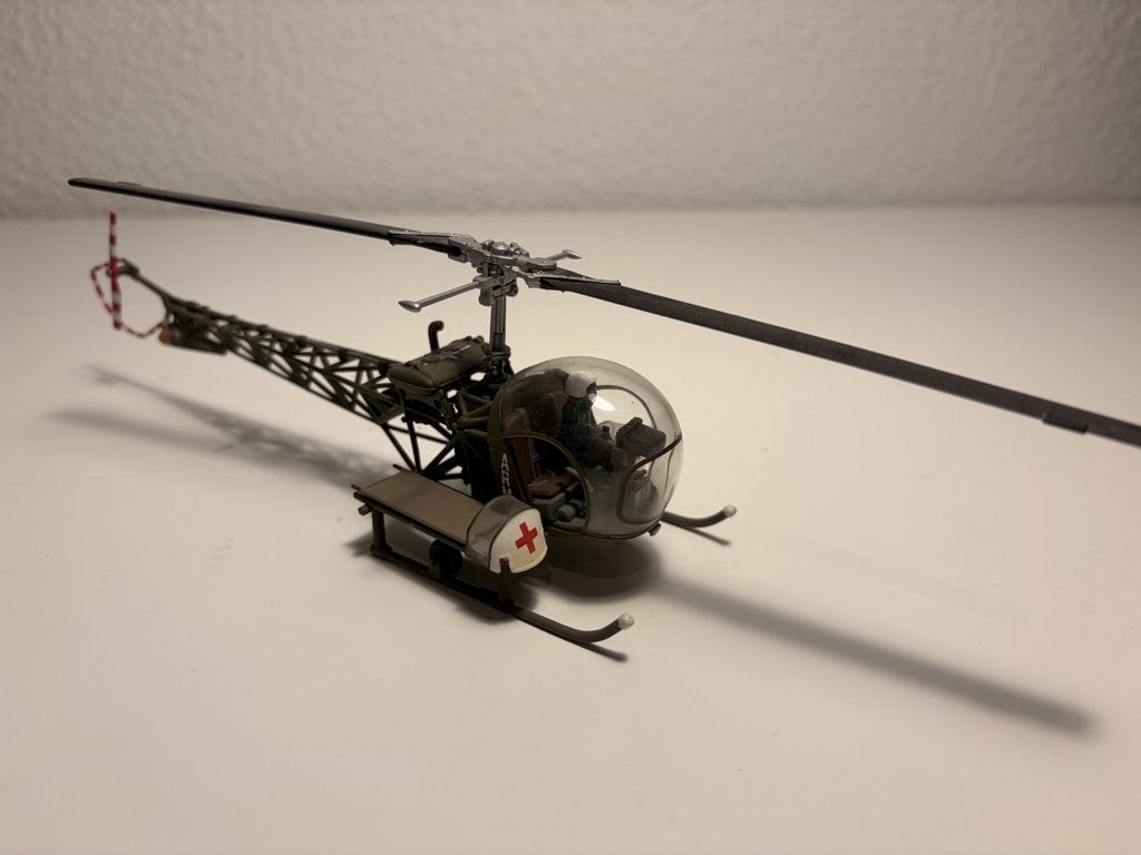 Corgi 1:48 H13 Bell Helicopter Medical, Hobby en Vrije tijd, Modelbouw | Vliegtuigen en Helikopters, Overige merken, Helikopter