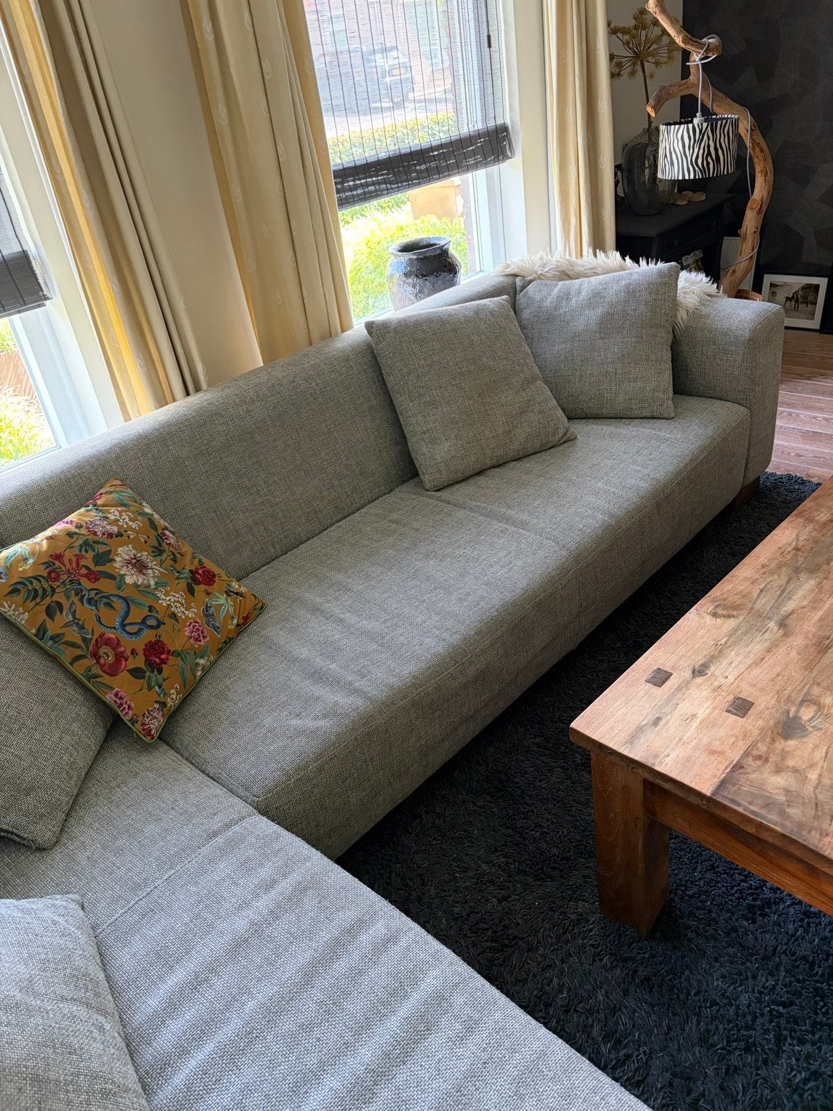 Mooie lichtgrijze hoekbank - 2.80 br lounge 2.10, Huis en Inrichting, Banken | Complete zithoeken, Ophalen, Gebruikt, Stof, Modern
