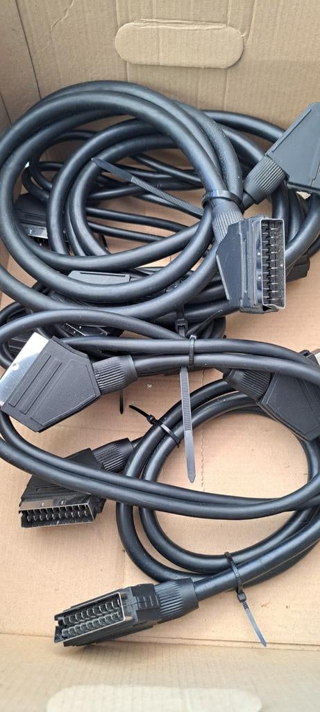 SCART kabels - Diverse lengtes -  6 stuks plus een splitter, Ophalen, Gebruikt, 2 tot 5 meter, Scartkabel