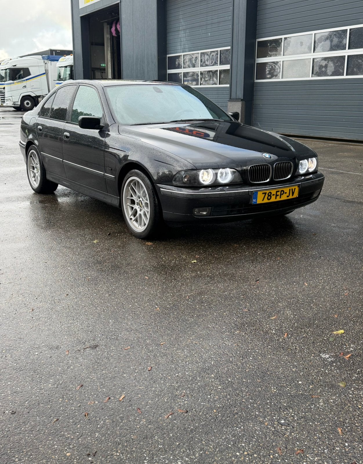 BMW 5-Serie 3.5 535I AUT 2000 V8 Zwart, Auto's, Automaat, Achterwielaandrijving, 8 cilinders, 2000 kg