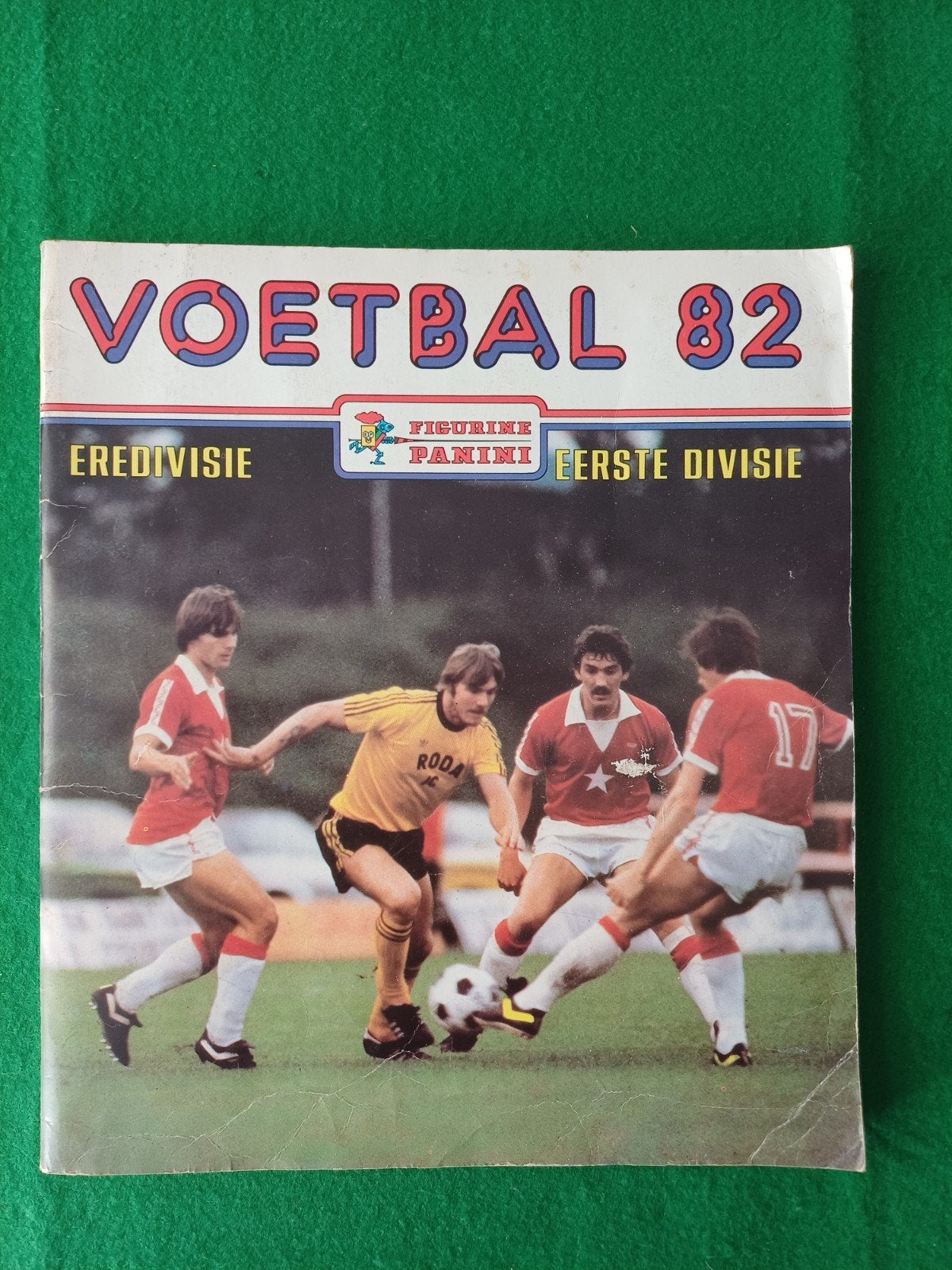 Panini Voetbal 82 album - Bijna Compleet voetbalboek, Ophalen of Verzenden, Zo goed als nieuw, Overige binnenlandse clubs, Poster, Plaatje of Sticker