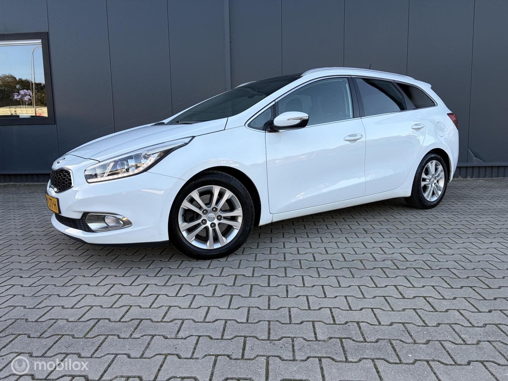 Kia cee'd Sportswagon 1.6 GDI Super Pack Premium Trekhaak Pa, Voorwielaandrijving, Euro 5, Gebruikt, 4 cilinders
