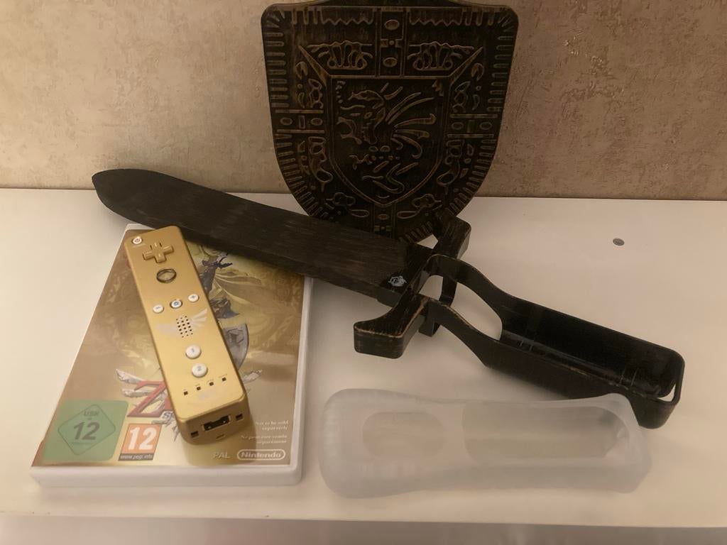 The Legend of Zelda: Skyward Sword Wii met accessoires, Avontuur en Actie, 1 speler, Ophalen of Verzenden, Zo goed als nieuw