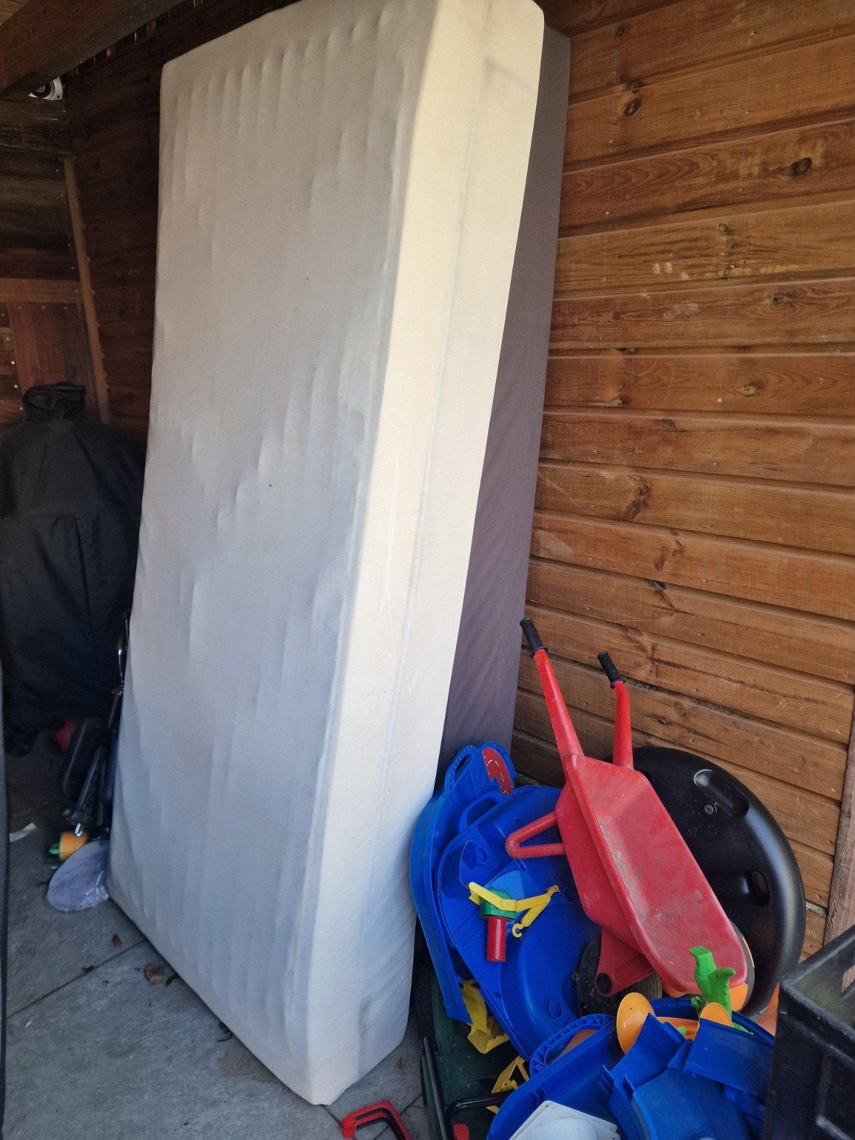 gratis 2 matrassen, Serta, Ophalen, Gebruikt, 90 cm, Eenpersoons