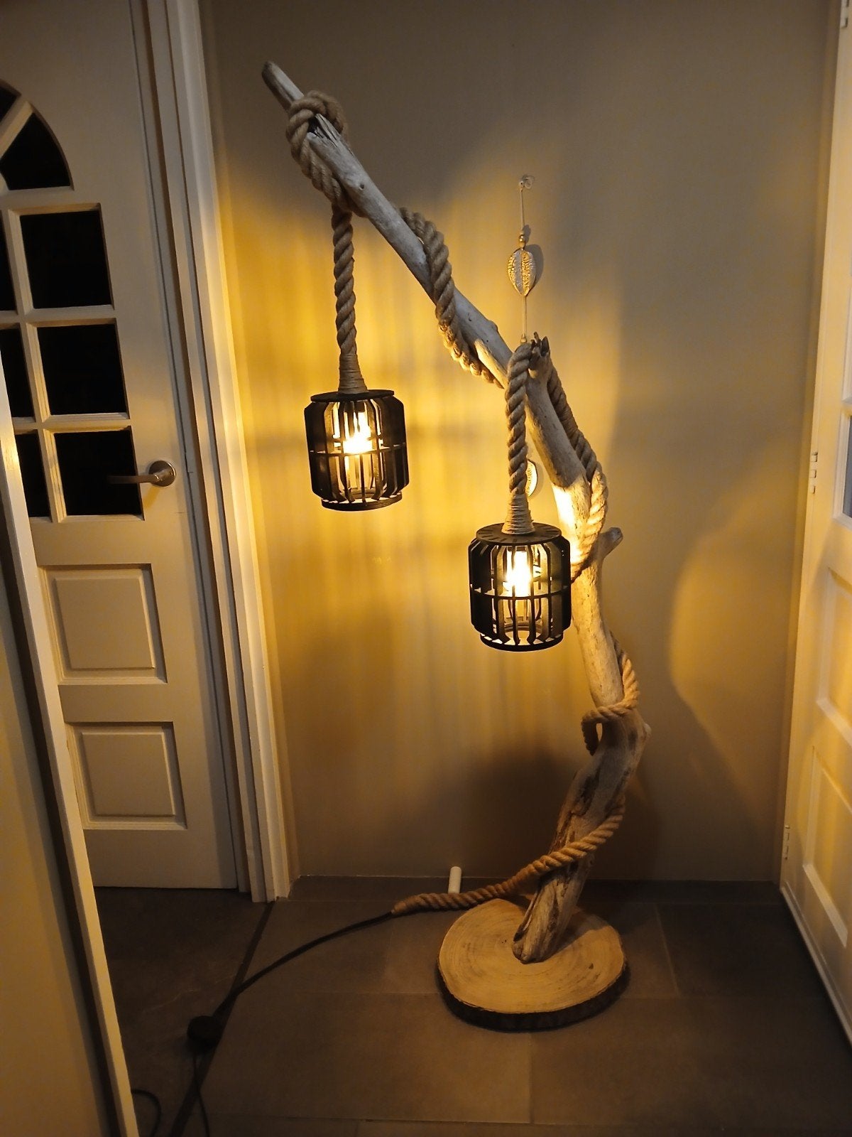 Landelijke staande lamp van drijfhout uit Oostenrijk, Ophalen, Stoer sober robuust landelijk drijfhout, Nieuw, E27 (groot)