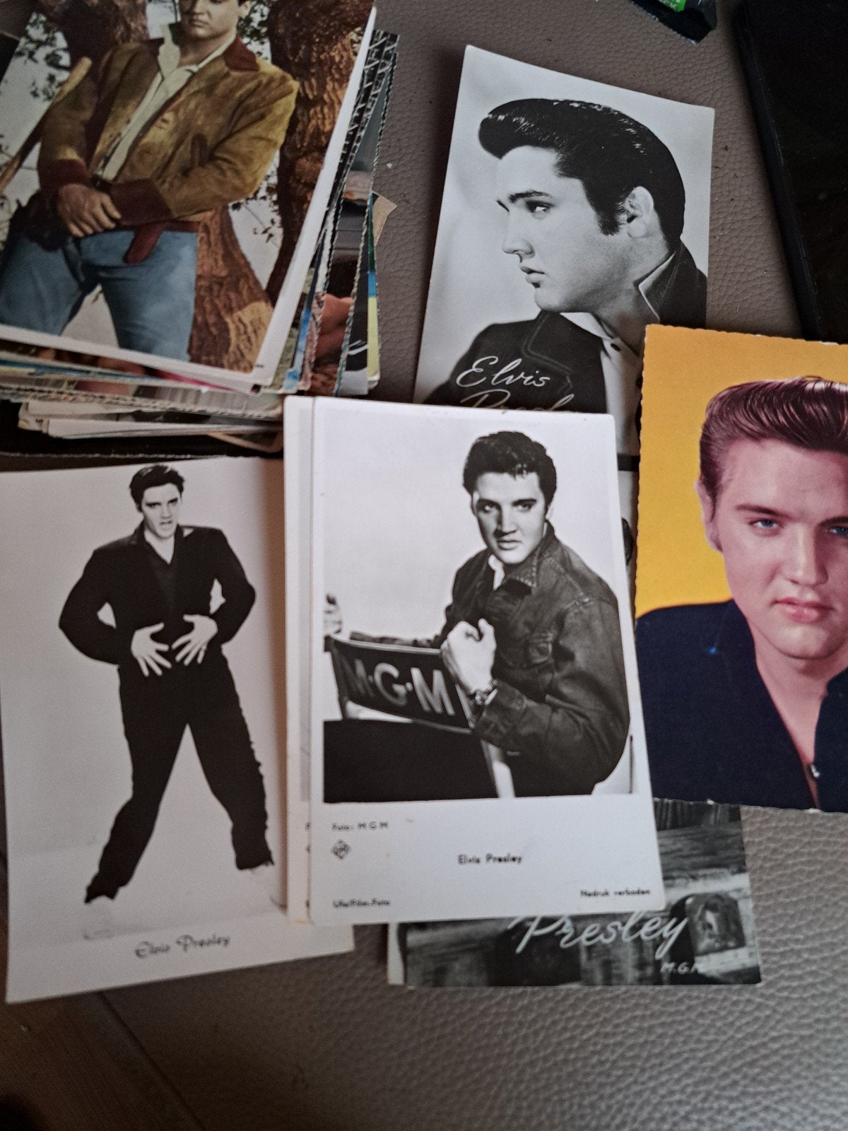 Elvis Presley postkaarten en foto's jaren '50 en '60, Ophalen