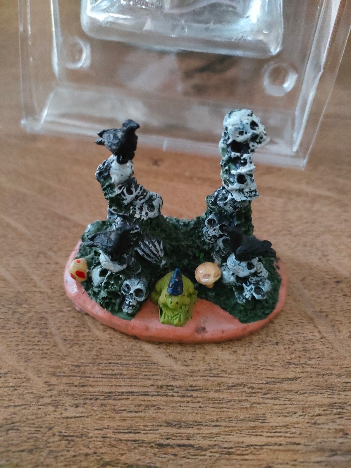 lemax spooky town Skull cairns, Ophalen