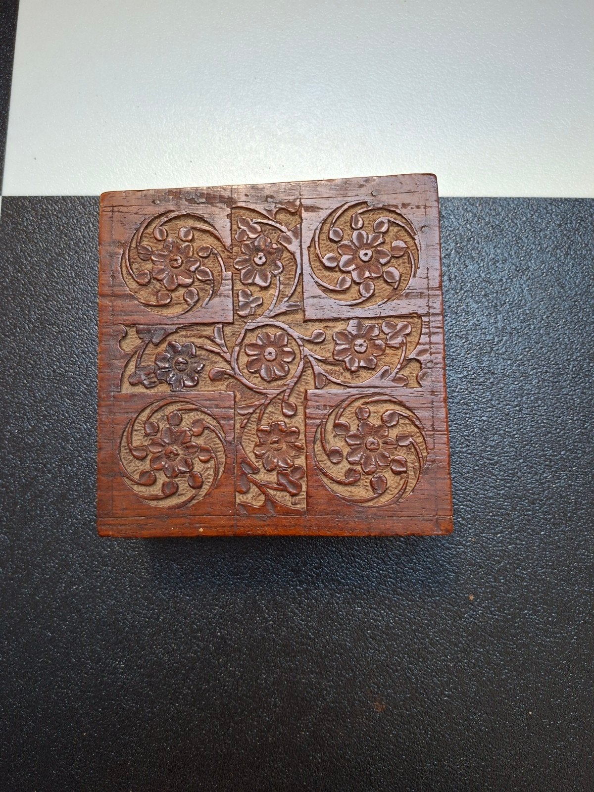 Antiek houten doosje met bloemmotief, Antiek en Kunst, Ophalen of Verzenden