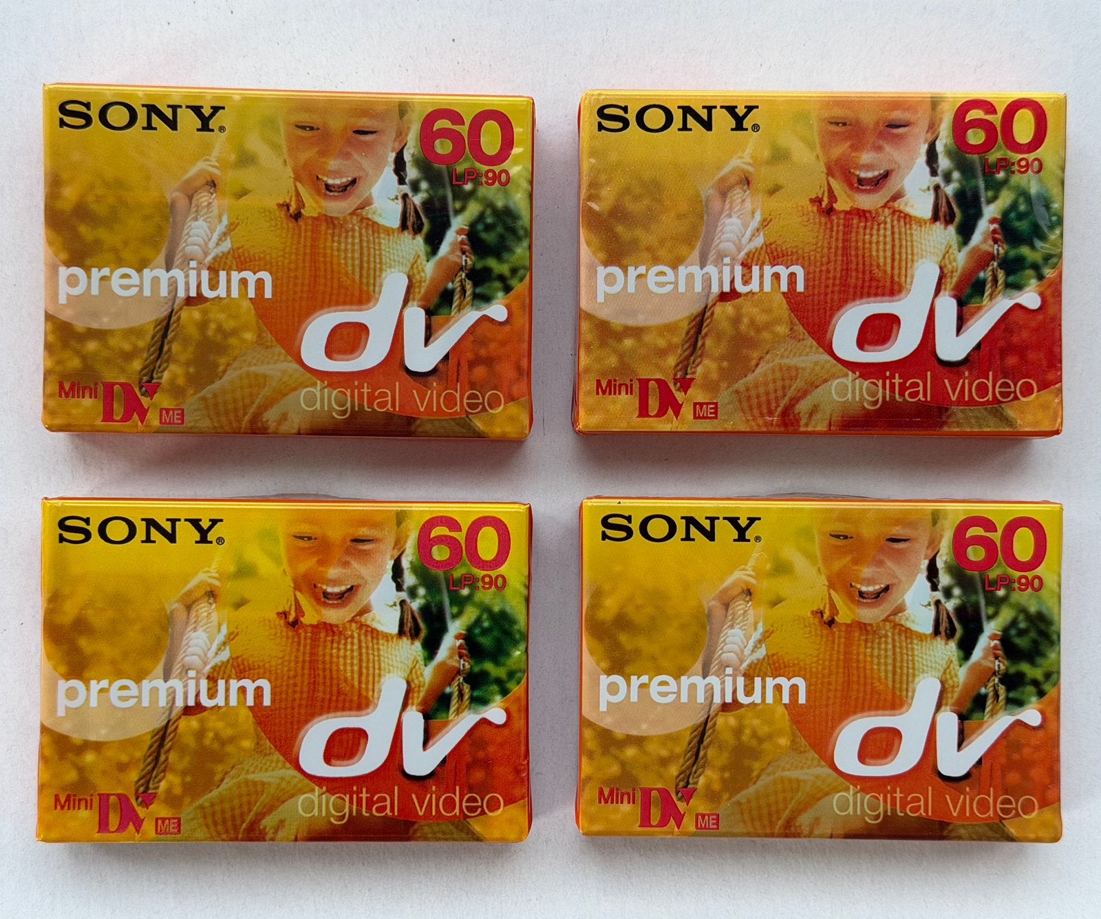 4 SONY Mini DV Premium bandjes, Nieuw en Geseald, 60/90 min.