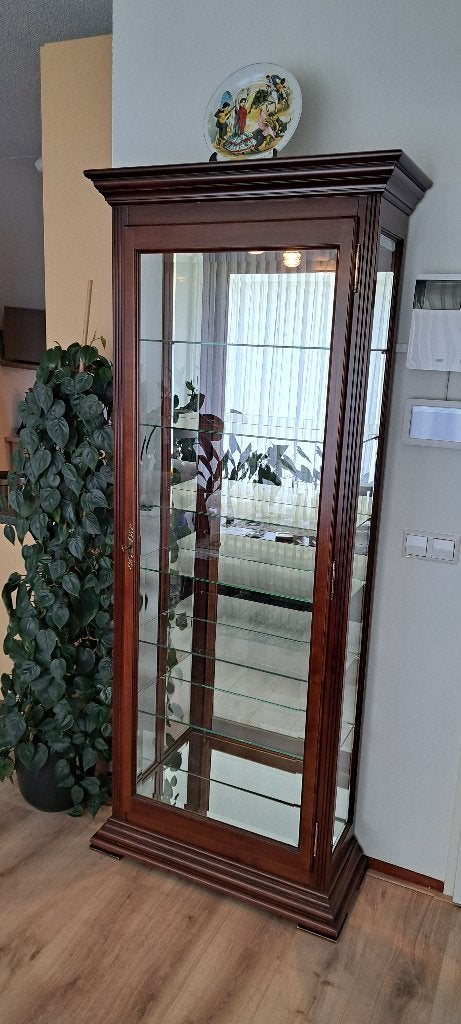 Notenhouten vitrine kast, Ophalen, Klassiek, 50 tot 100 cm, Zo goed als nieuw