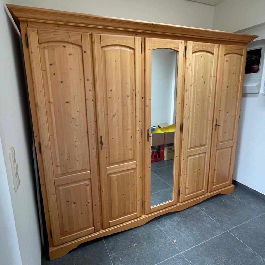 Eikenhouten kast, Ophalen, Gebruikt