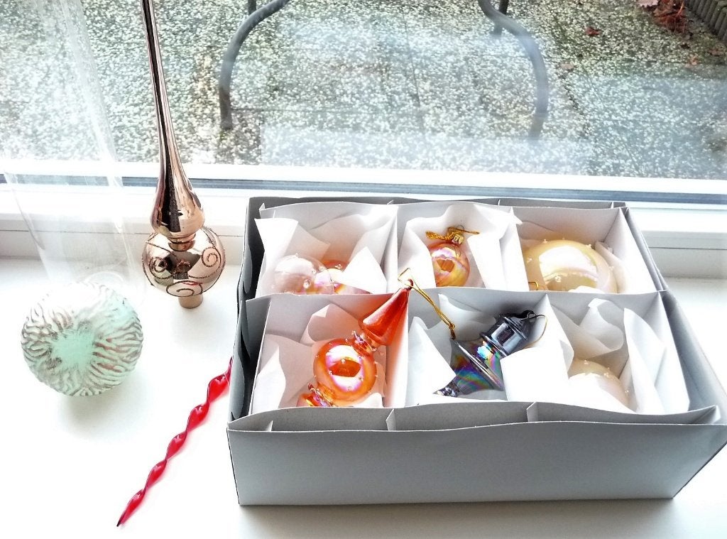 GEBL GLAZEN KERST VERSIERINGEN 12 STUKS ALS NIEUW MET PIEK, Verzenden, Zo goed als nieuw