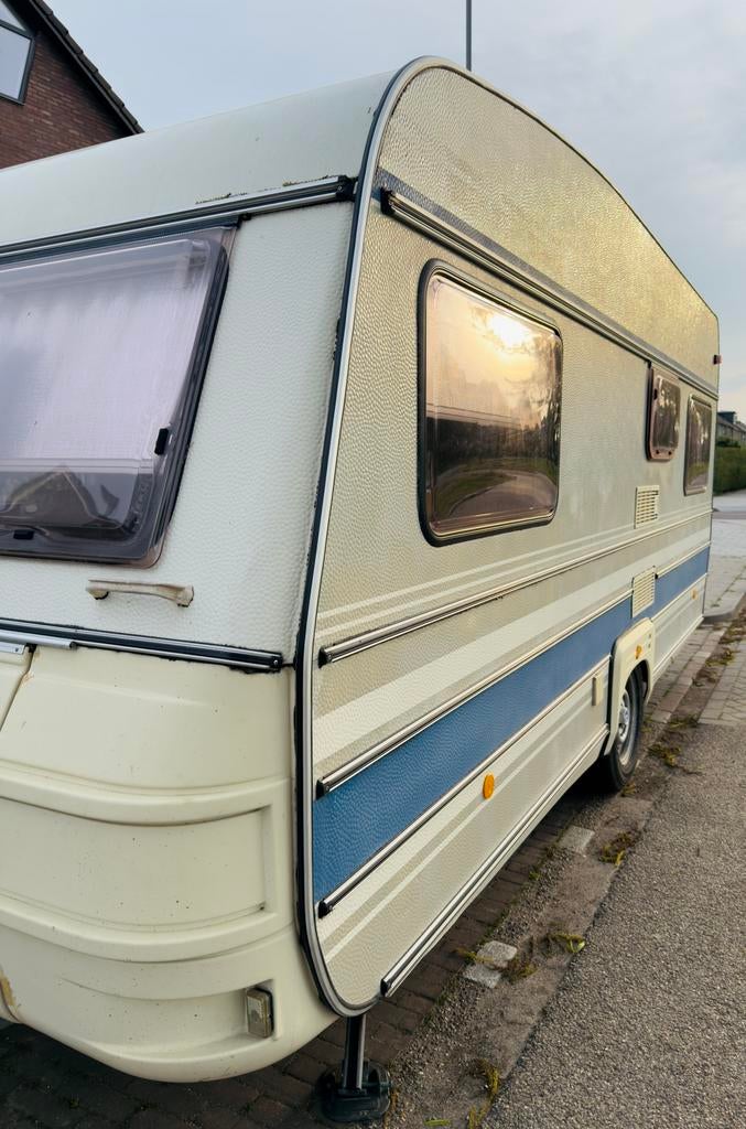 Wilk CI 450 - in een nieuw jasje, Caravans en Kamperen, Caravans, Rondzit, Omvormbare zithoek, 750 - 1000 kg, Particulier