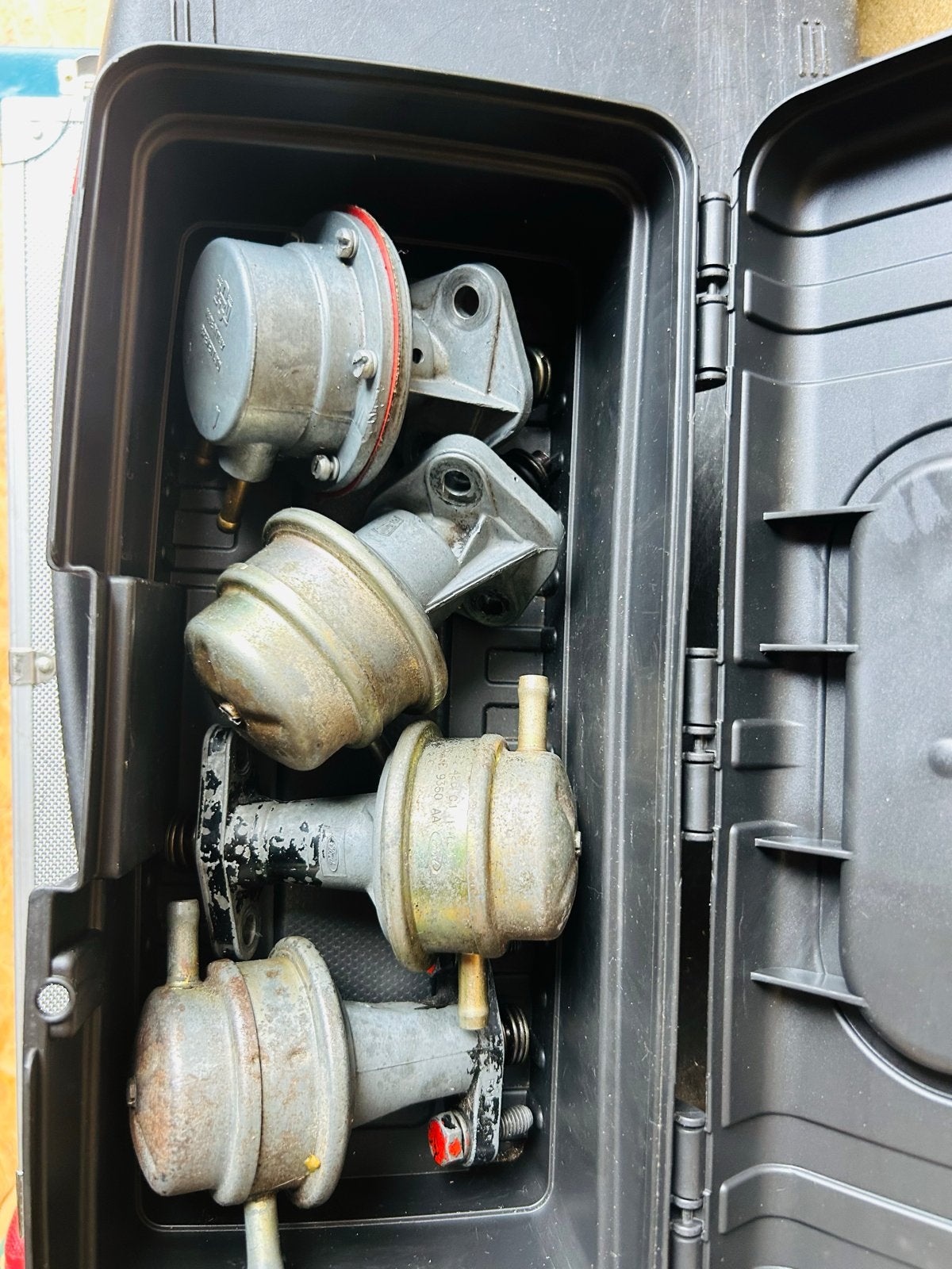 Set van 4 gebruikte brandstofpompen, Ophalen of Verzenden, Gebruikt