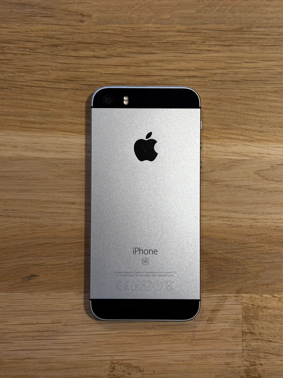 iPhone SE 2016 32GB Spacegrijs, Telecommunicatie, Mobiele telefoons | Apple iPhone, Verzenden, Zwart, Zo goed als nieuw, 87 %