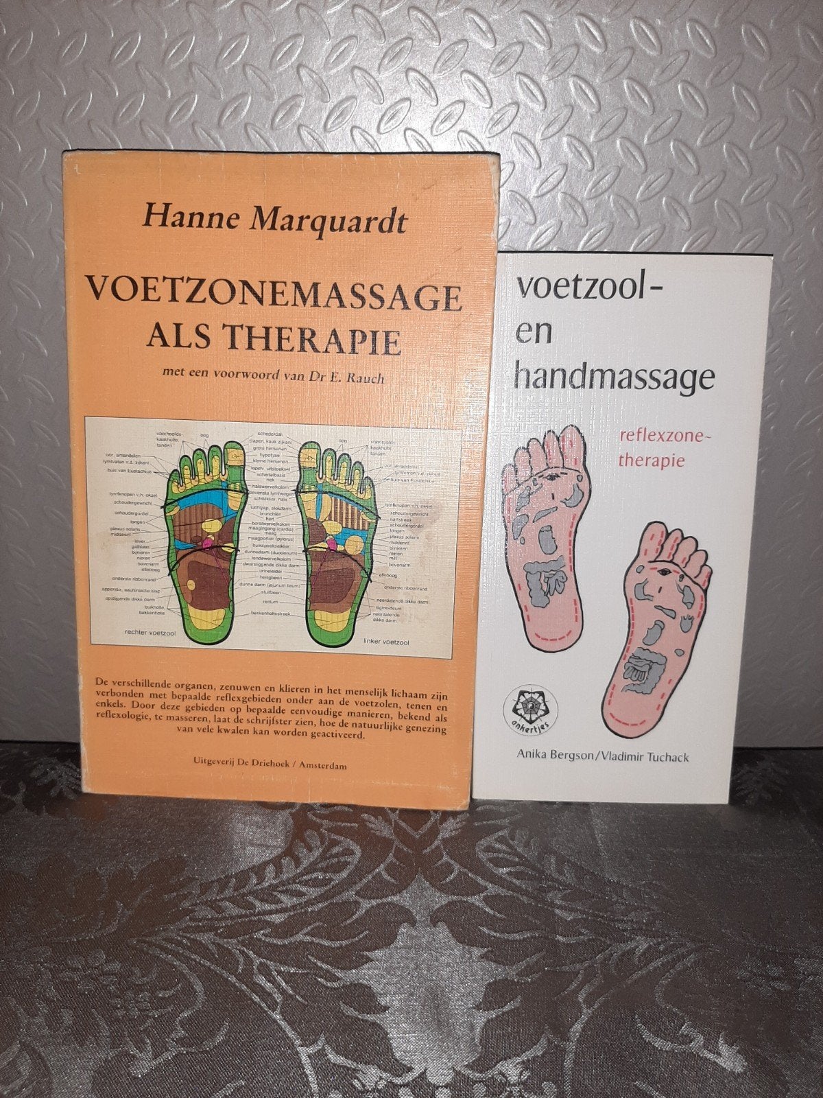 Voetreflexologie Boeken Voetzonemassage & Voet- en Handmassa, Ophalen of Verzenden, Zo goed als nieuw