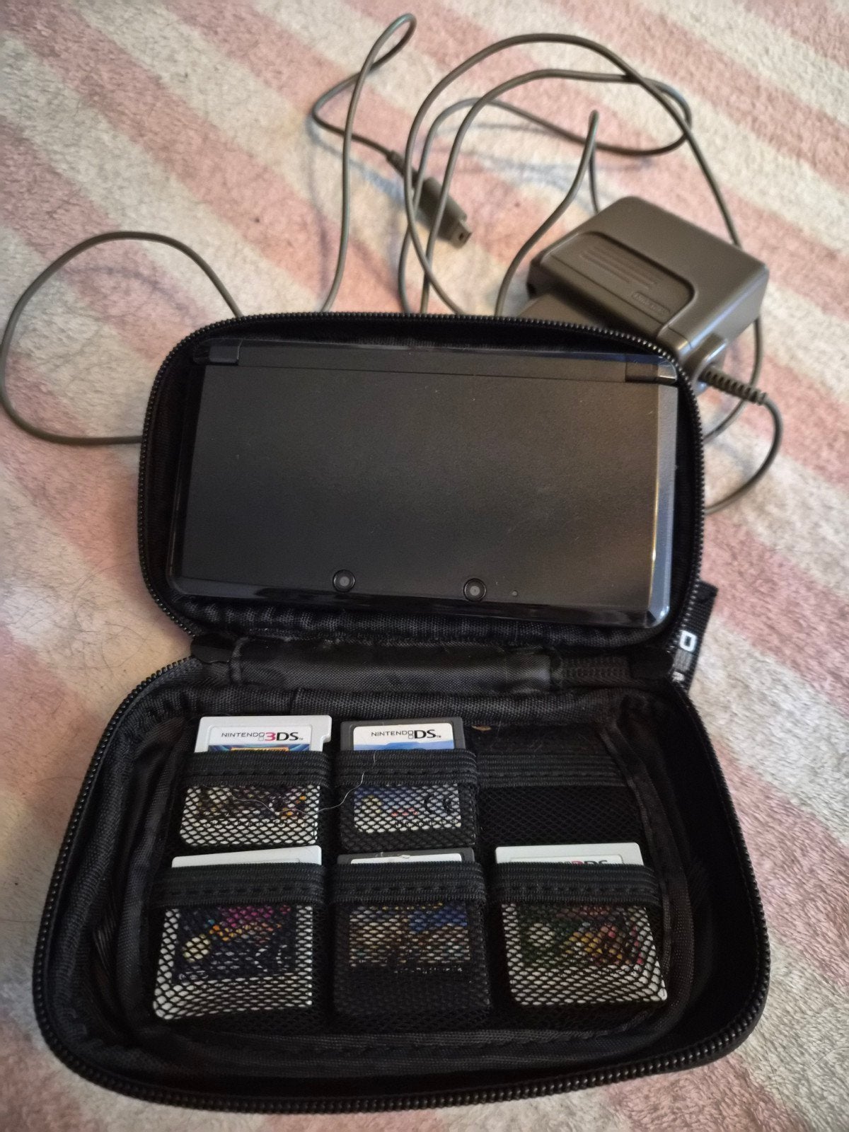 Nintendo 3DS Zo Goed Als Nieuw met 5 Spellen, Case & Lader, Spelcomputers en Games, Ophalen of Verzenden, Zo goed als nieuw