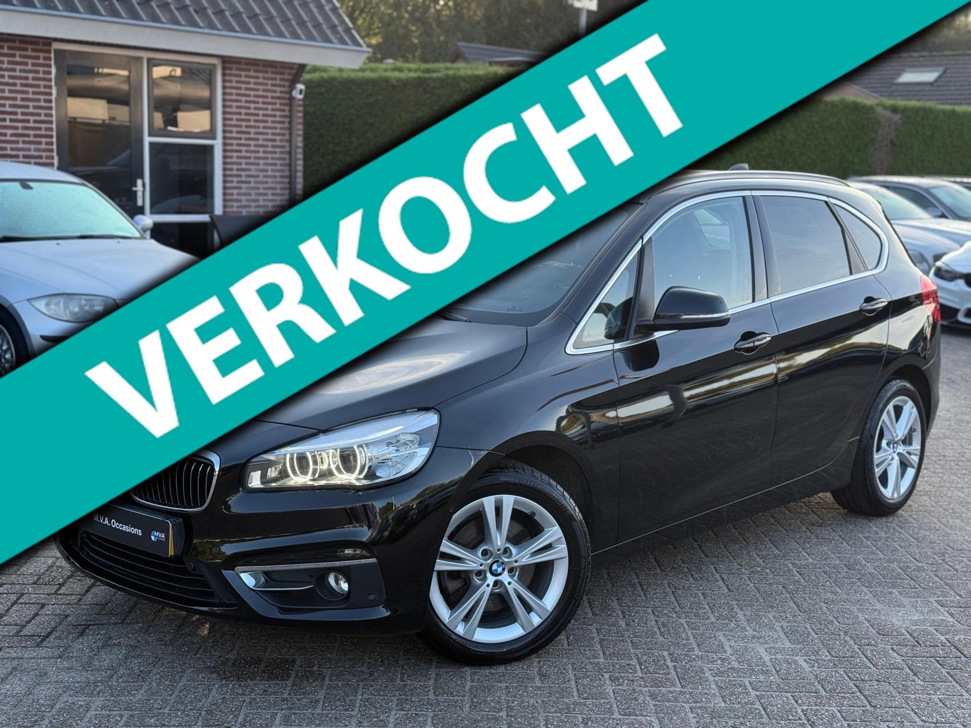 BMW 2-serie Active Tourer 218i Luxury|Head Up|Leder|Lane ass, Voorwielaandrijving, 136 pk, Gebruikt, Zwart