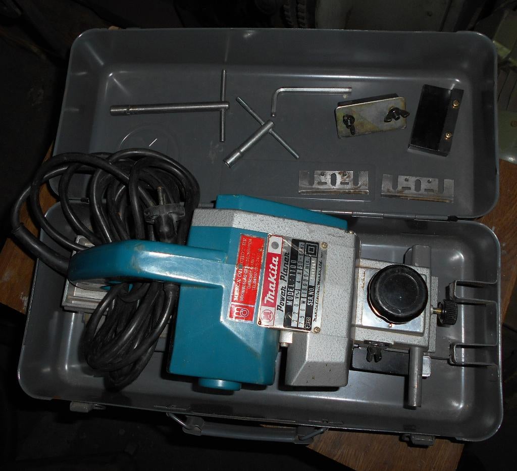 Gebruikte elektrische schaafmachine, Makita, model 1100, Ophalen of Verzenden, Gebruikt, Elektrisch