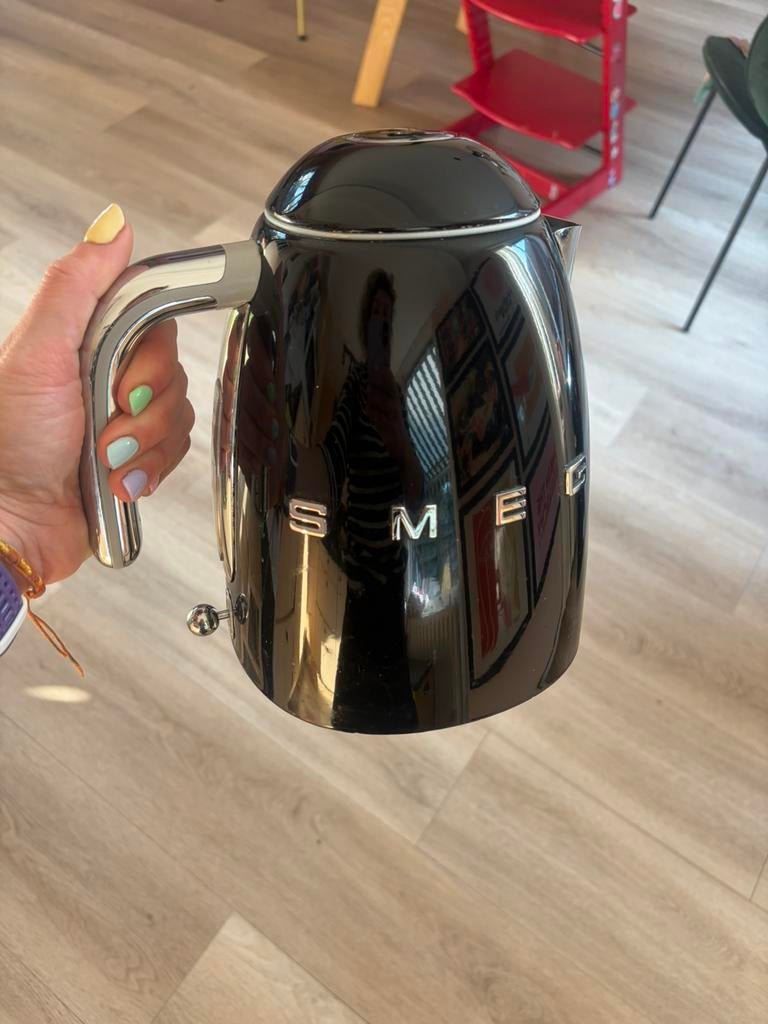 Smeg Waterkoker Zwart, 1 tot 2 liter, Ophalen of Verzenden, Zo goed als nieuw