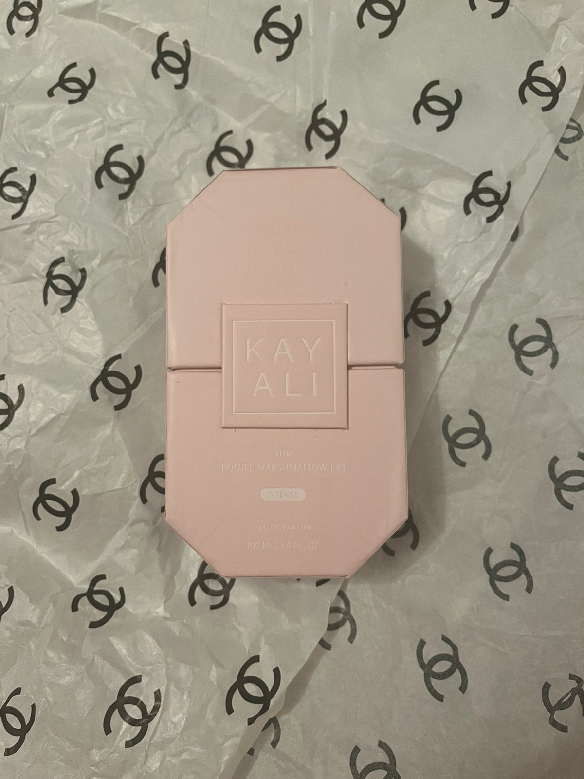Kayali boujee marshmallow 81 100ml, Sieraden, Tassen en Uiterlijk, Uiterlijk | Parfum, Ophalen of Verzenden, Zo goed als nieuw