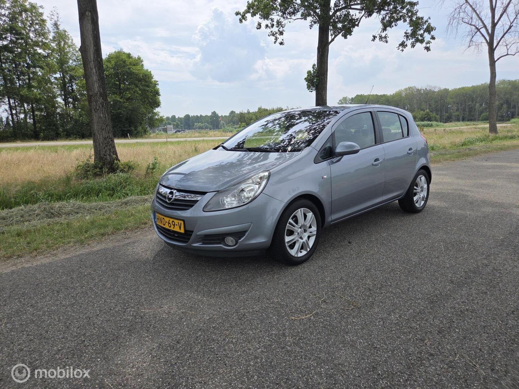 Opel Corsa 1.4-16V Sport Vol Automaat, 15 km/l, Gebruikt, 4 cilinders, 1088 kg