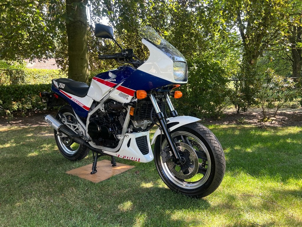 Prachtige Honda VF 750 F Klassieke tour motor. IZGS!, 750 cc, Occasion, 4 cilinders, Motorrijbewijs A