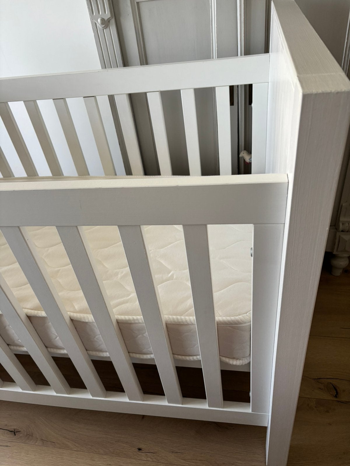 Ledikant en Commode van Coming kids, Ophalen, Zo goed als nieuw, Jongetje of Meisje